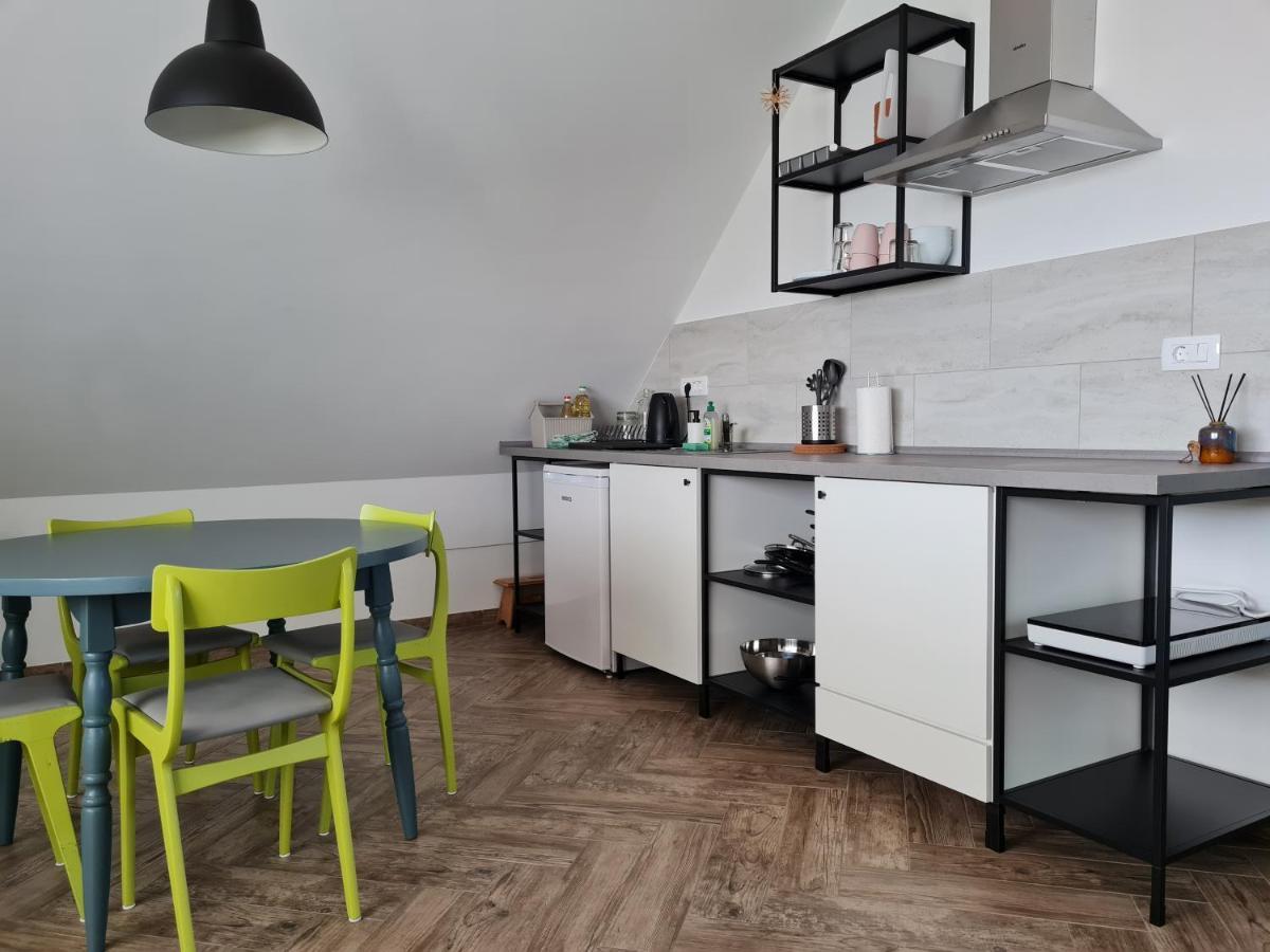 Nona Bb Bed & Breakfast โพสโตยนา ภายนอก รูปภาพ