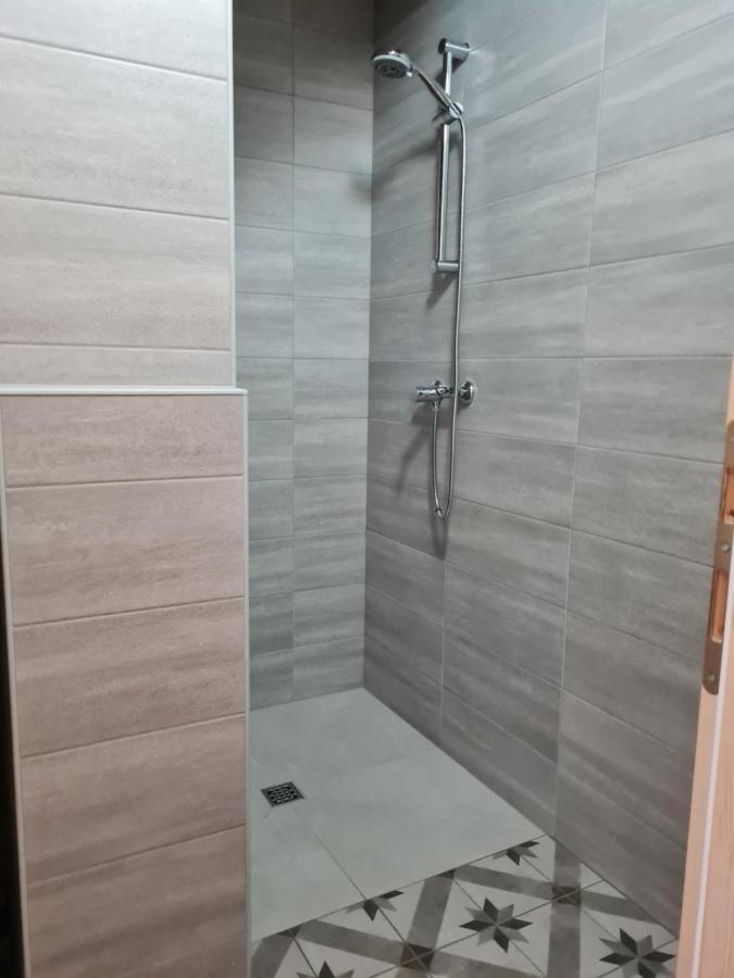 Nona Bb Bed & Breakfast โพสโตยนา ภายนอก รูปภาพ